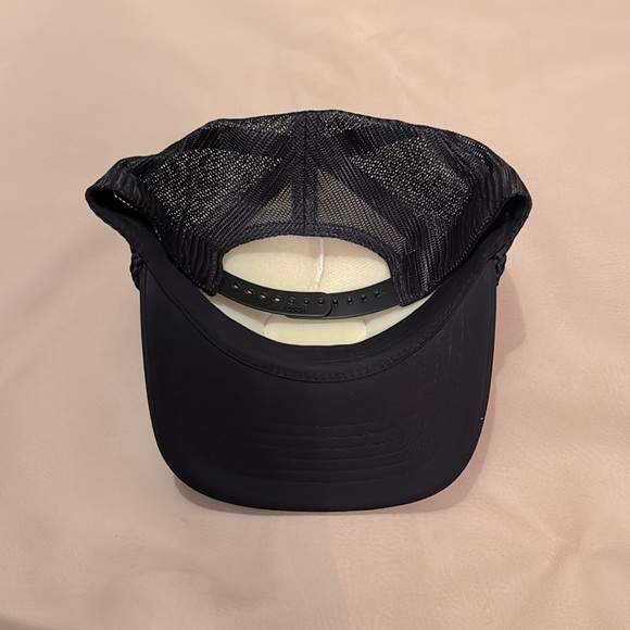 Lucky Duck Trucker Hat - Picture 2 of 3